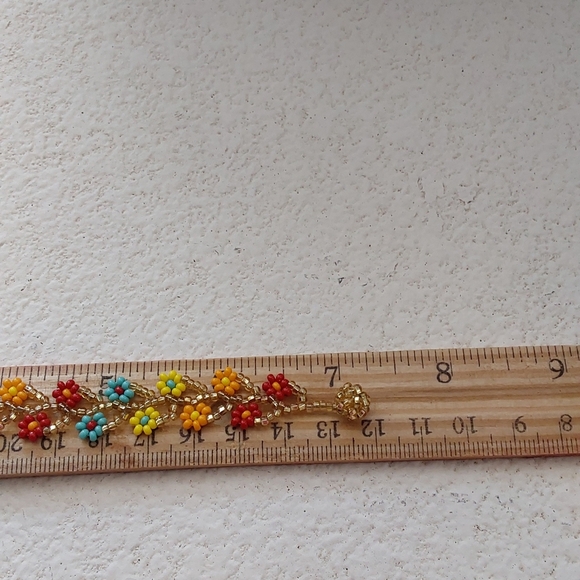 Colorful Beaded Floral Bracelet - Picture 4 of 5